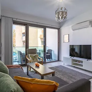 https://crystal-2-bedroom-apartment-in-larnaca.protaras-cy-hotels.com